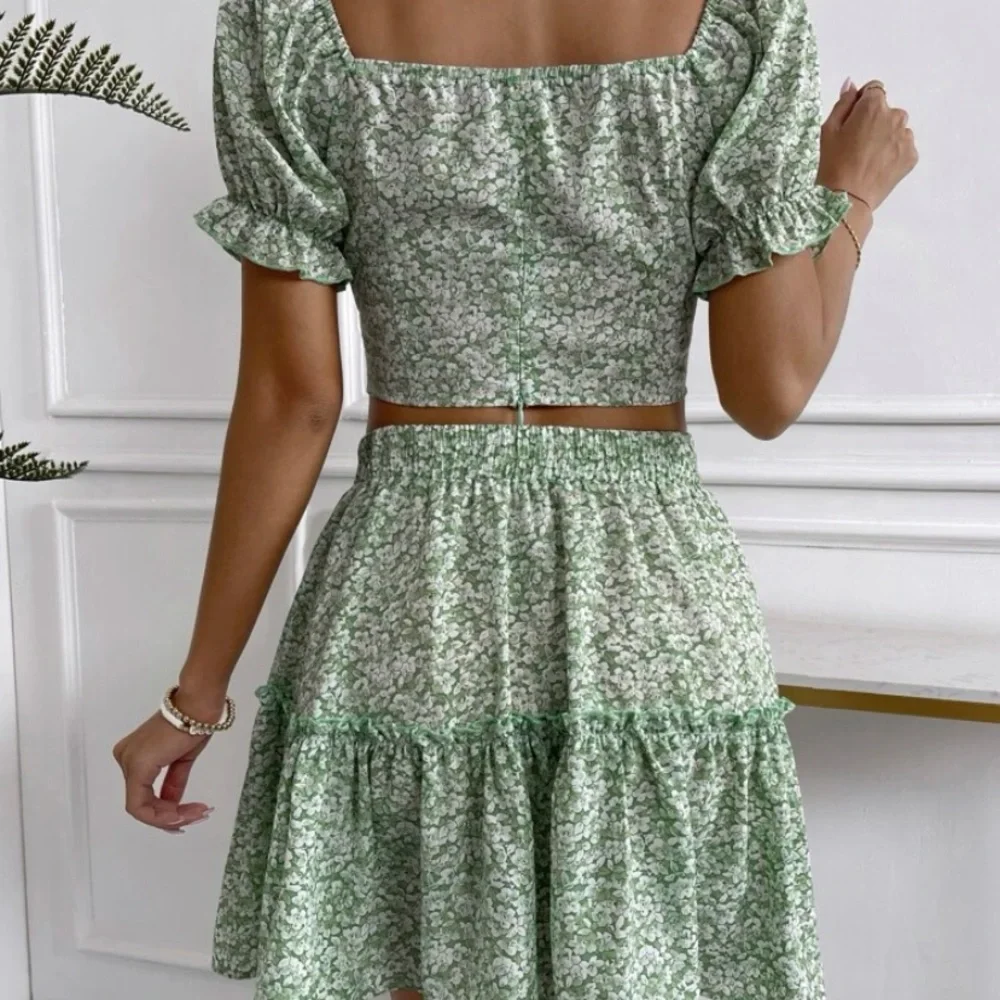 Two Piece Formal Wear Set - Picture 2 of 5